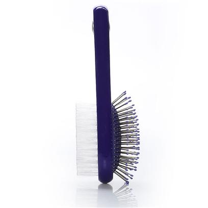 Four Paws Presents Cat & Comb Brush Cat/Combo. Four Paws Cat Combo Brush with Reinforced Wire and Nylon Bristles Create a Long Lasting Brush that's also Gentle on your Cat with Special Added Plastic Tips to Avoid Scratching his Skin. [17874]