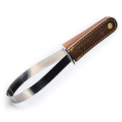 Four Paws Presents Shedding Blade Fp Shed N Medium. Four Paws Shed 'N Blade will Protect your Home and Furniture from your Pet's Excess Shedding. Our Shed N Blade has been a Tool Used by Groomers and Handlers to Eliminate Unwanted Hair and Allow for a Healthy and Vibrant Coat. Small [22349]