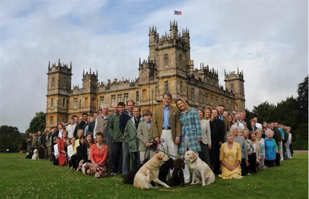 downton-abbey-crew-with-dogs