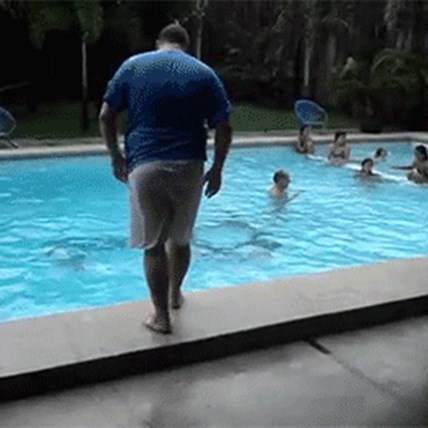 11 Hilarious Videos of Animals Being Pranksters